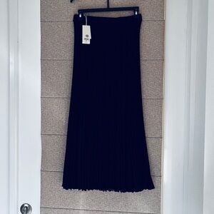 NWT Elegant Navy Pleated Skirt